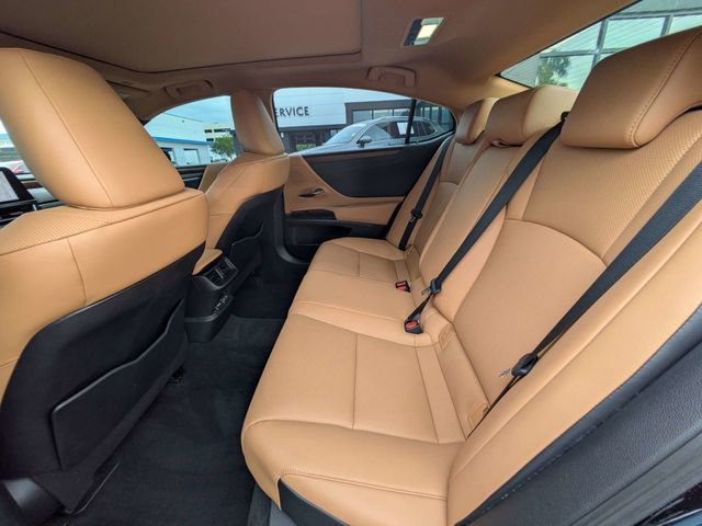 Used 2024 Lexus ES 350 w/ Premium Package FWD image 12