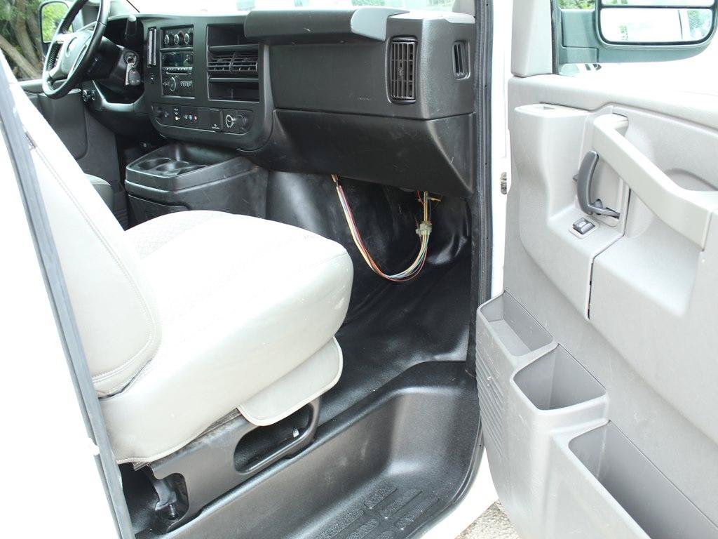 Used 2019 Chevrolet Express 3500 w/ Power Convenience Package RWD image 19