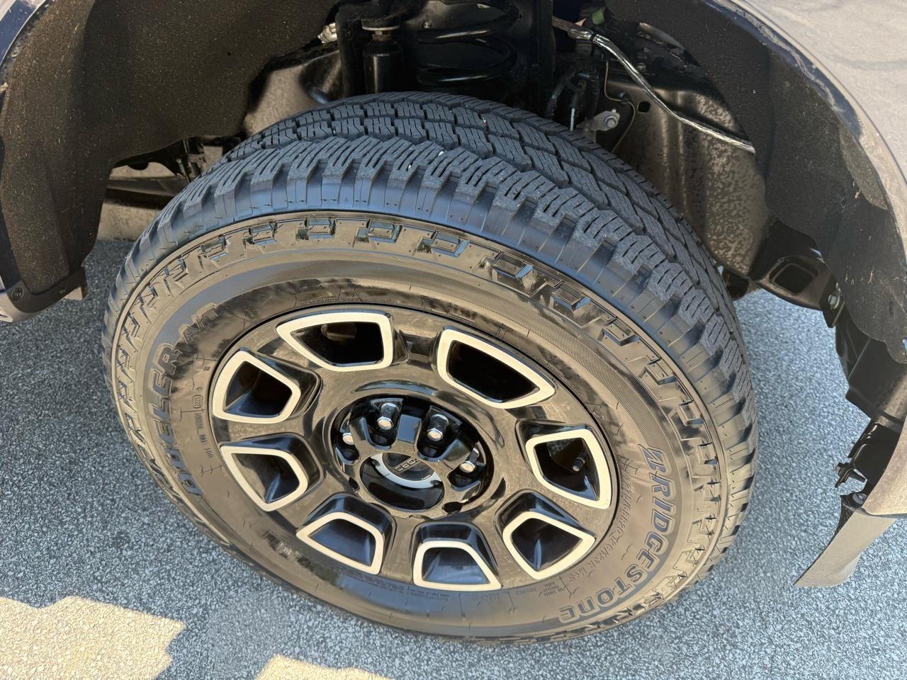 Used 2025 Ford F250 Platinum w/ FX4 Off-Road Package AWD/4WD image 9