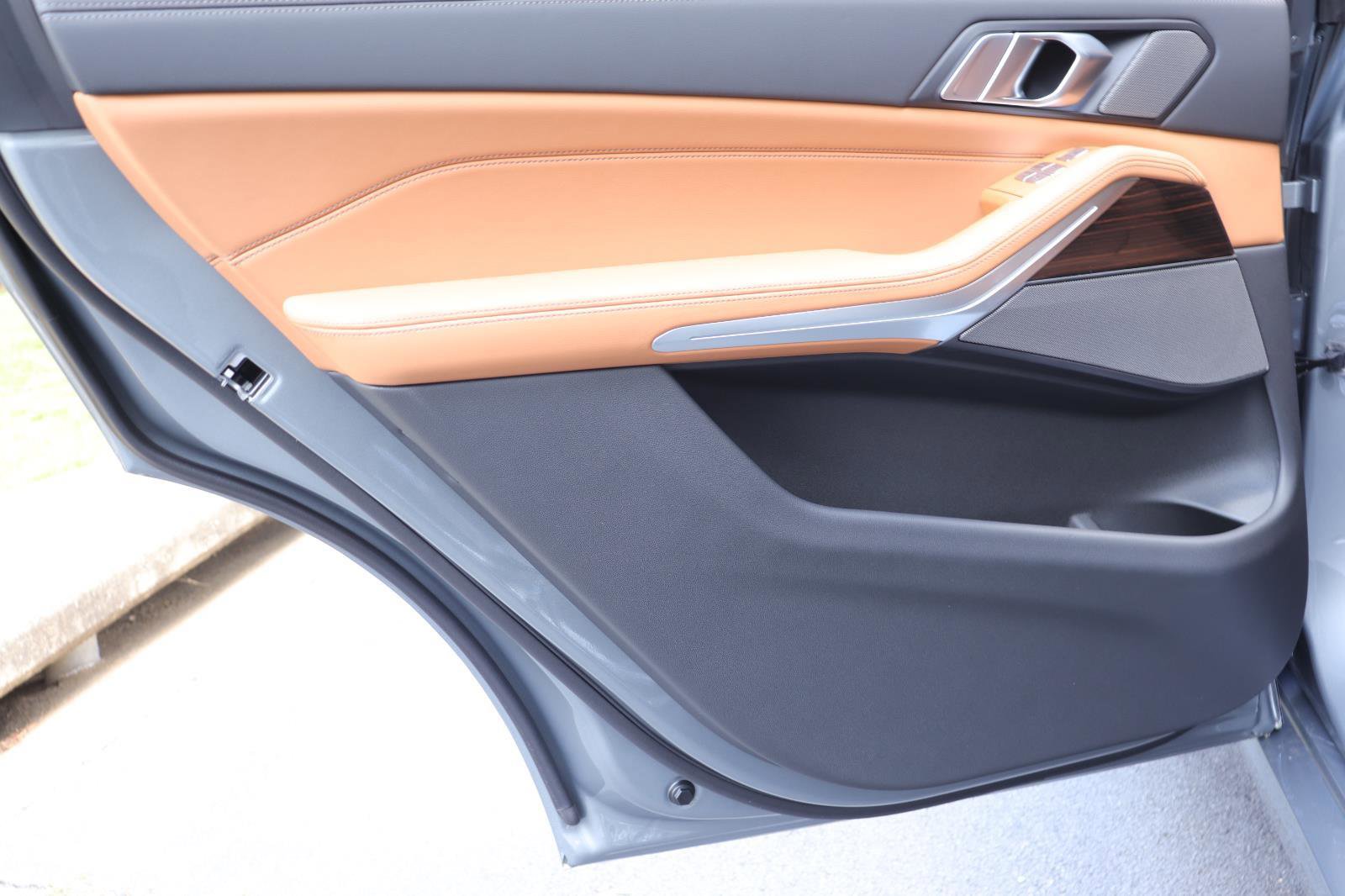 New 2026 BMW X7 xDrive40i w/ Premium Package image 13