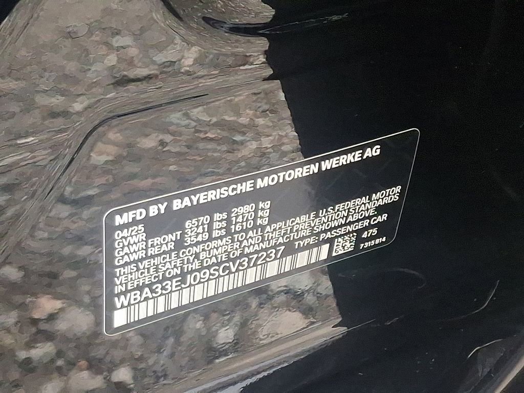 Used 2025 BMW 760i xDrive w/ Executive Package image 27