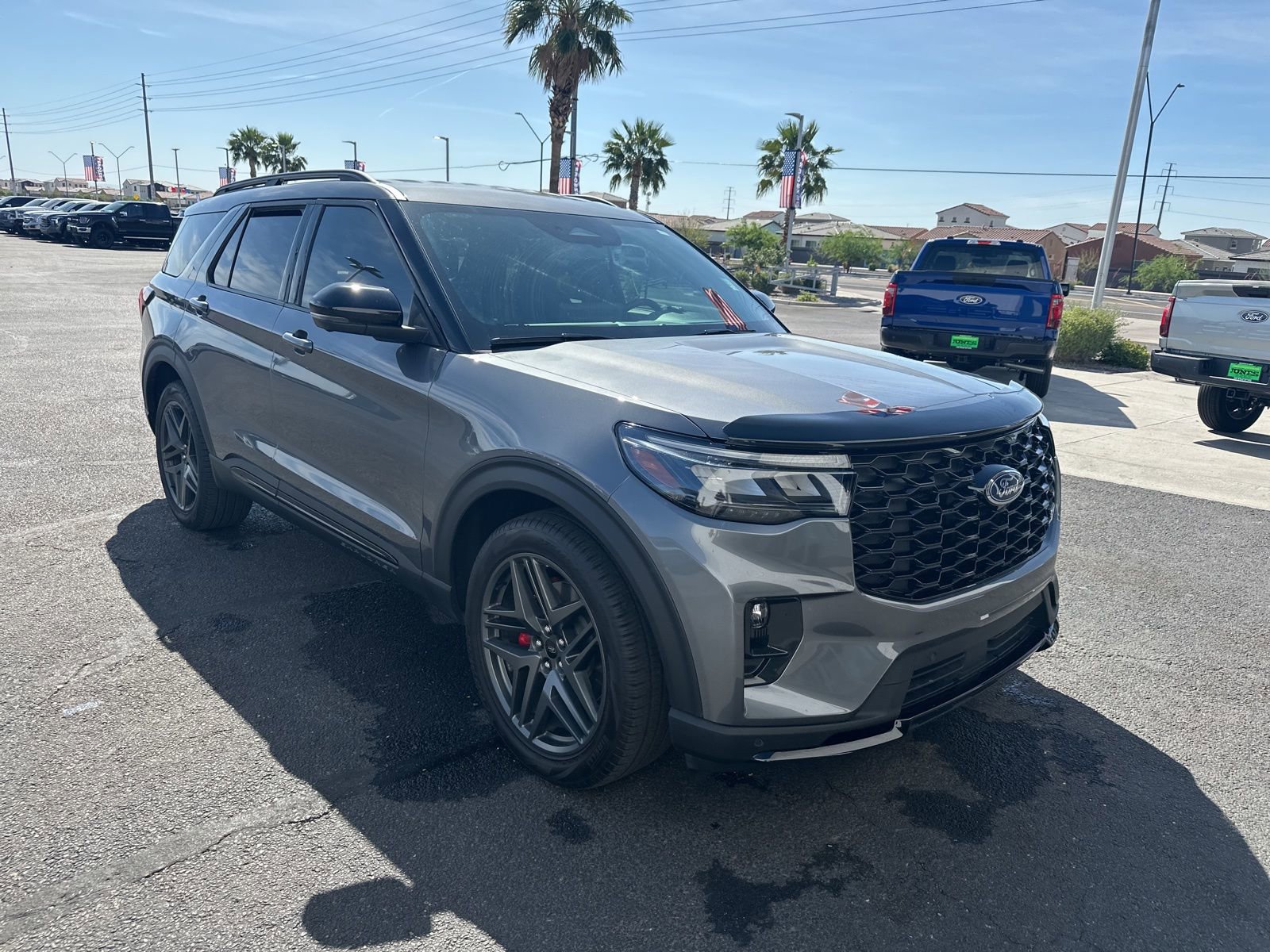 Used 2025 Ford Explorer ST image 9