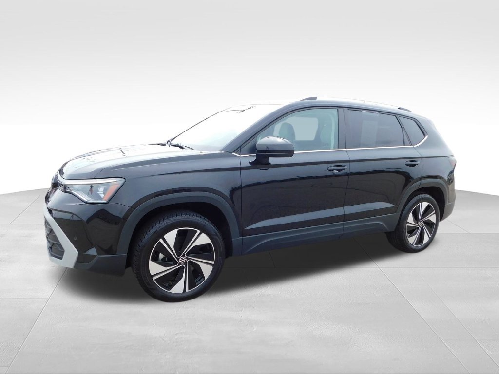 Used 2025 Volkswagen Taos SE AWD/4WD image 7