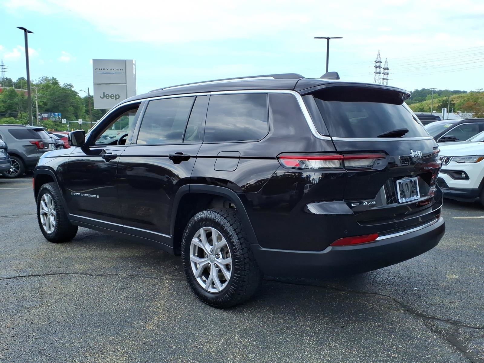 Certified 2022 Jeep Grand Cherokee L Limited AWD/4WD image 3