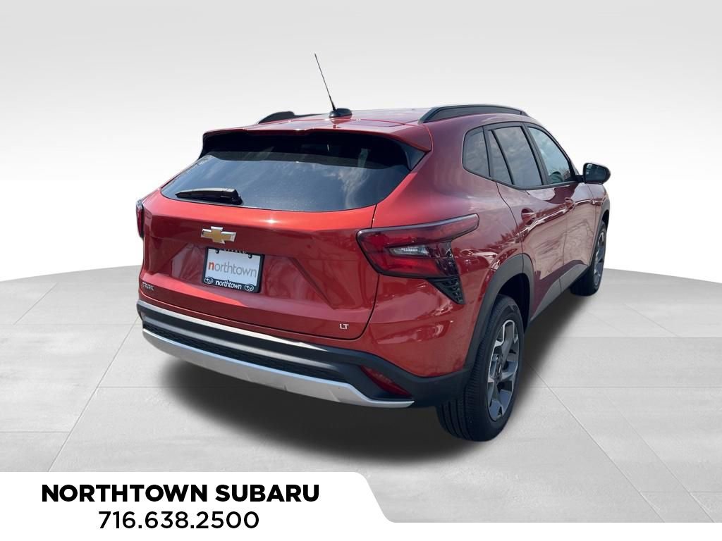 Used 2024 Chevrolet Trax LT w/ Sunroof Package image 15