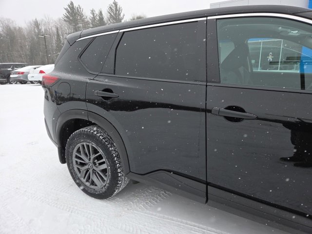 Used 2022 Nissan Rogue S image 26