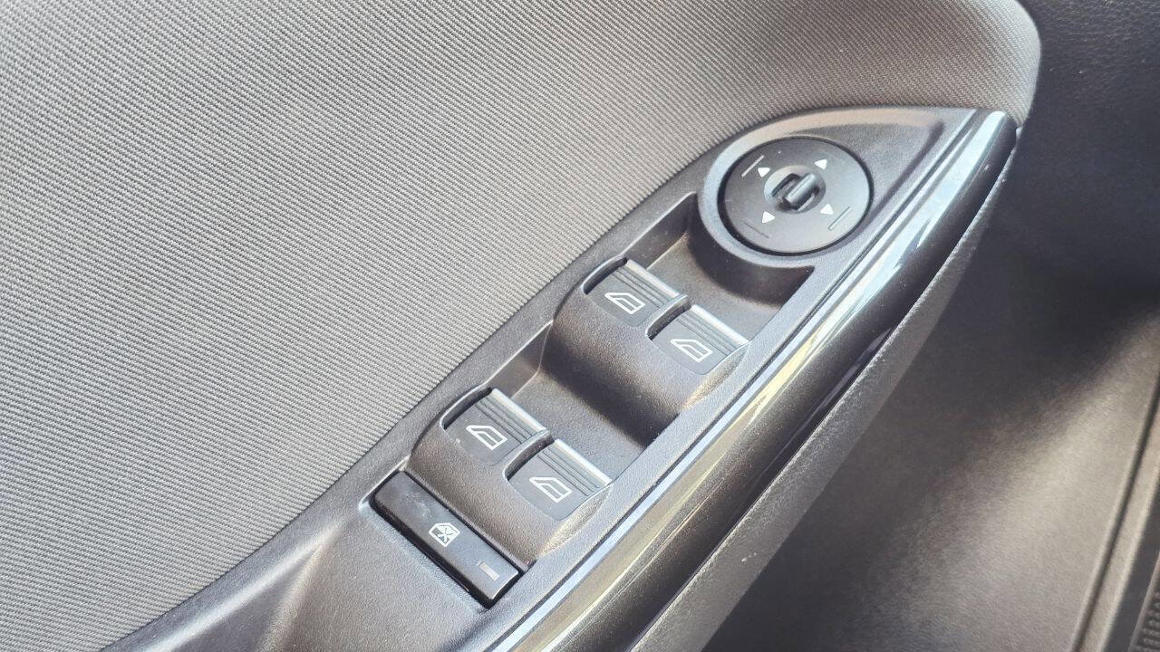 Used 2016 Ford Focus Titanium w/ Titanium Winter Package FWD image 33