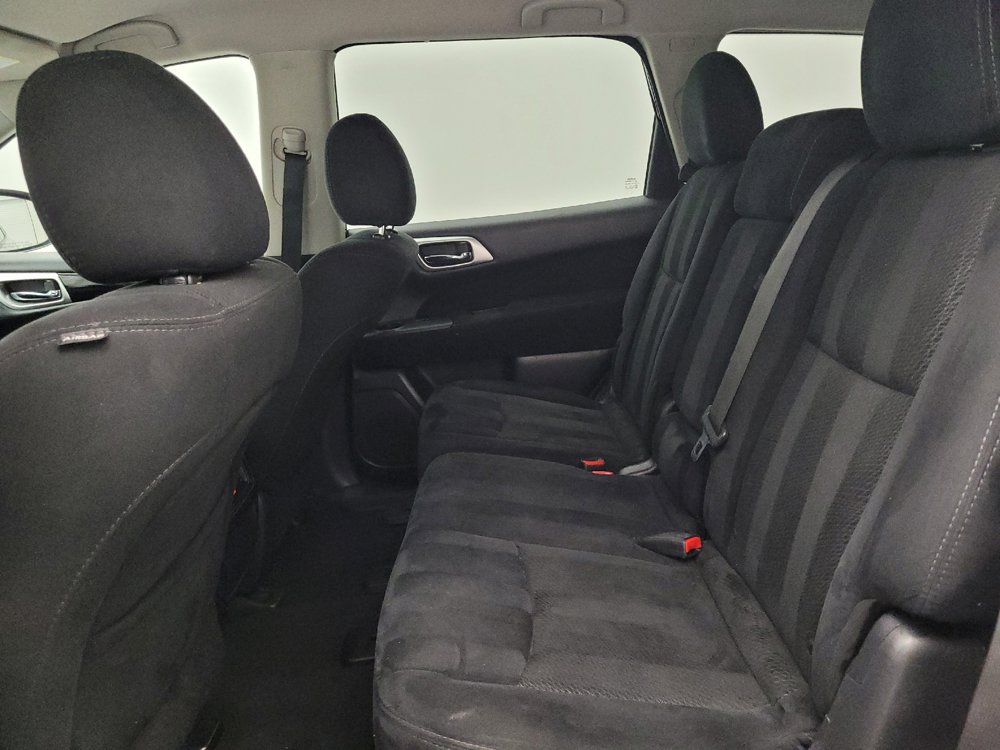 Used 2016 Nissan Pathfinder SV AWD/4WD image 18