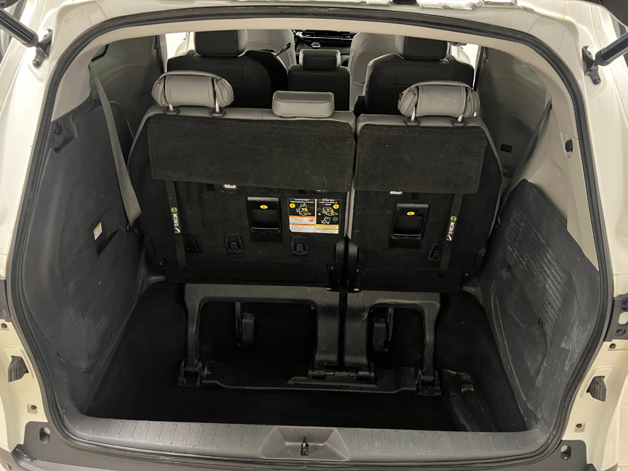 Used 2021 Toyota Sienna XLE w/ XLE Plus Package image 21