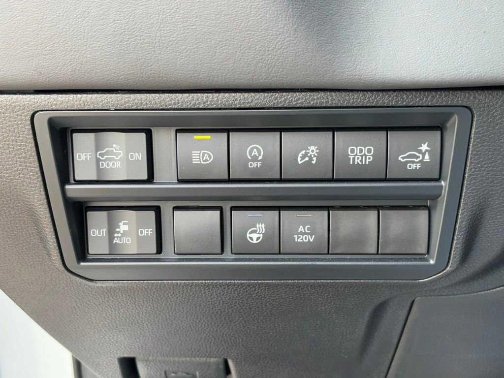 Used 2026 Toyota Tundra Platinum AWD/4WD image 26