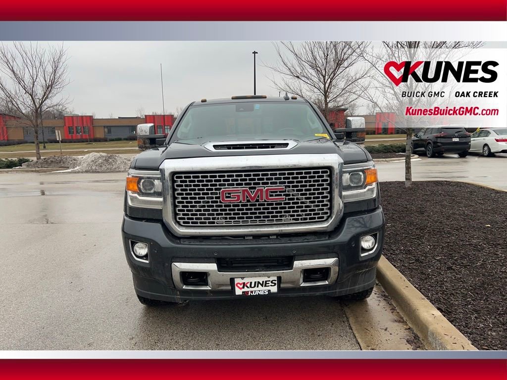Used 2017 GMC Sierra 3500 Denali image 3