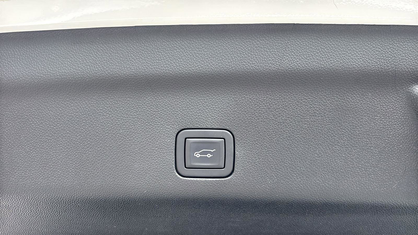Certified 2023 GMC Yukon Denali Ultimate image 19