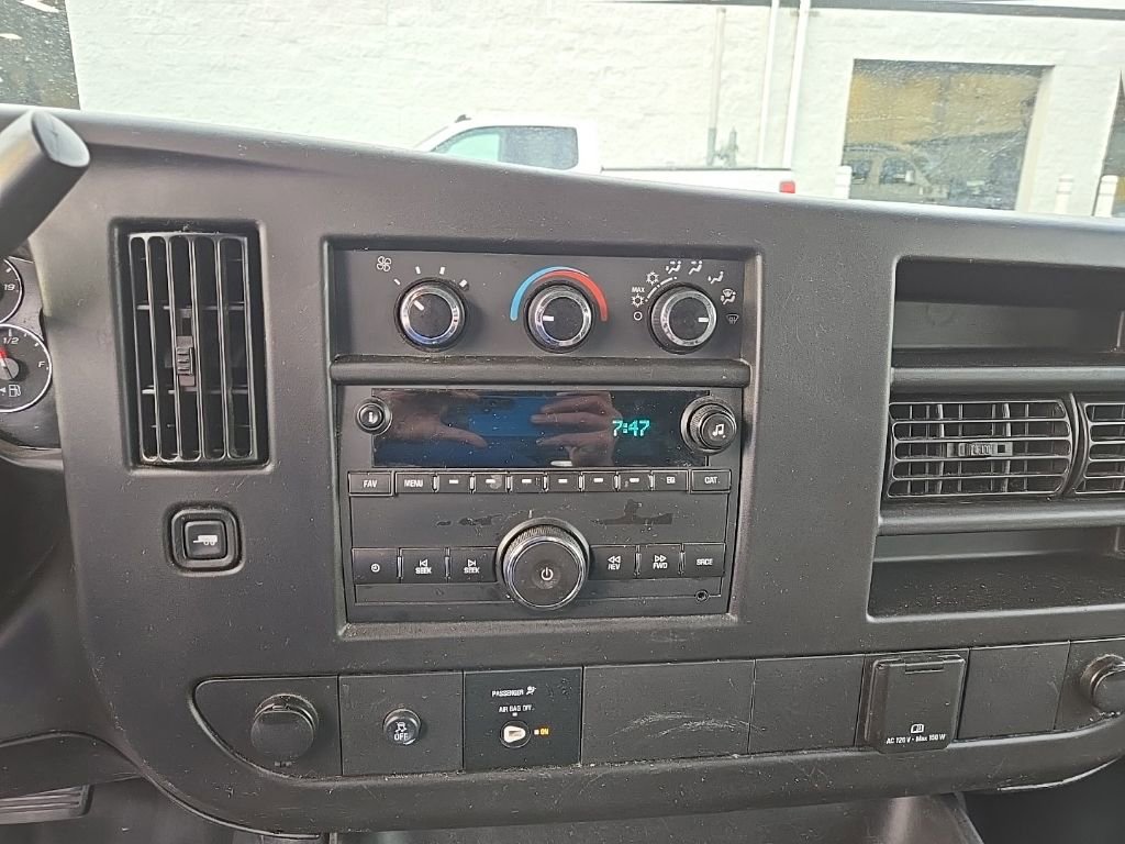 Used 2019 Chevrolet Express 3500 Extended w/ Driver Convenience Package RWD image 14