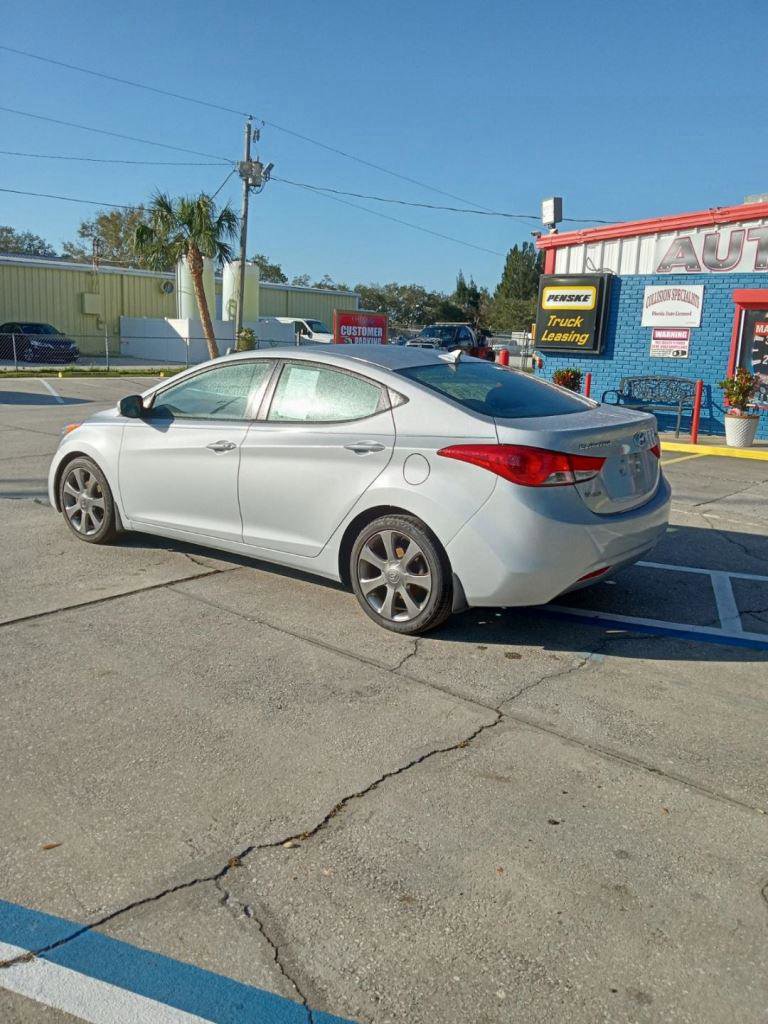 Used 2013 Hyundai Elantra Limited w/ Technology Pkg image 5