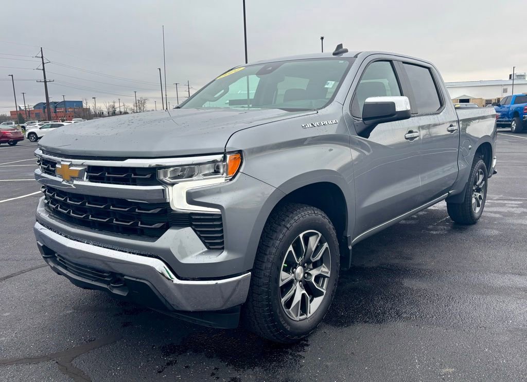 Used 2024 Chevrolet Silverado 1500 LT image 3