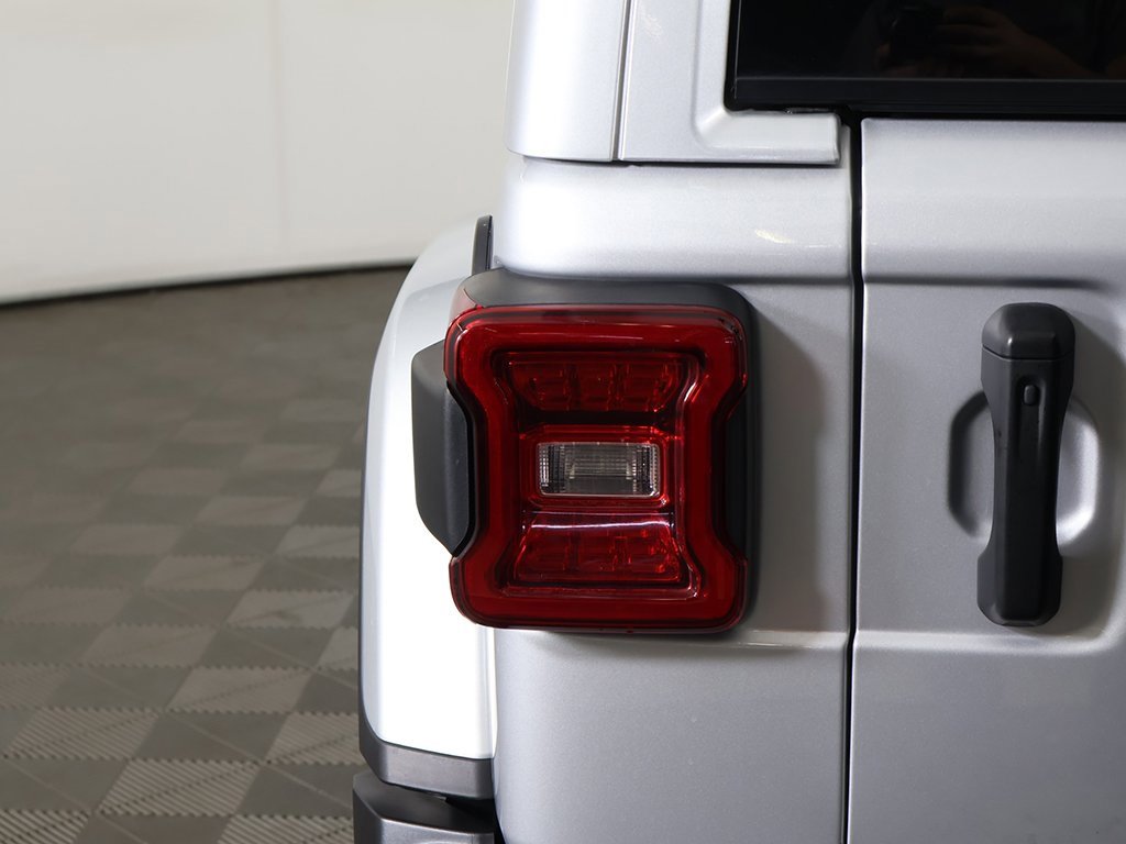 Used 2024 Jeep Wrangler Sahara image 13