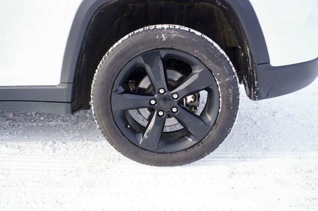 Used 2023 Jeep Grand Cherokee Altitude image 7