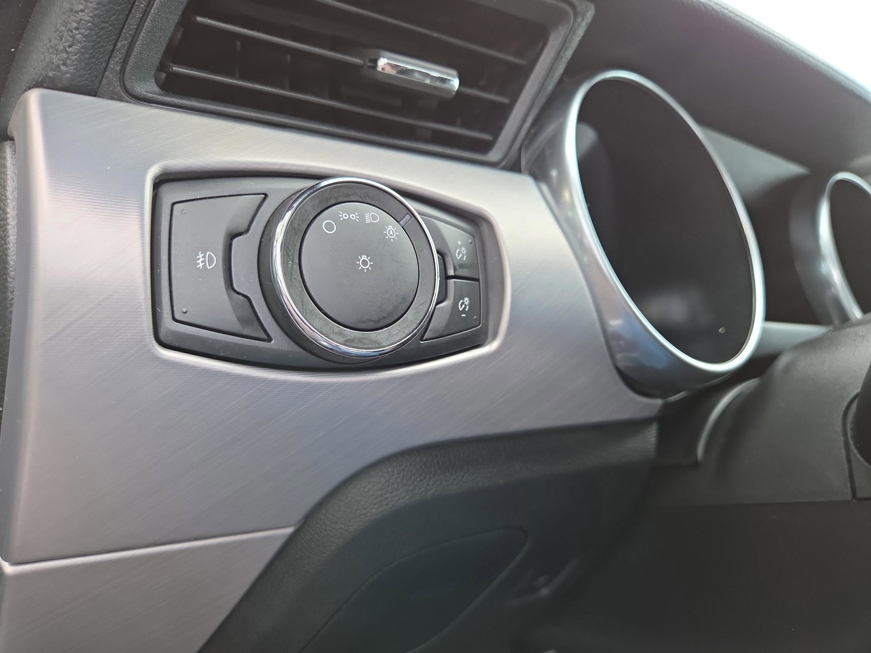 Used 2020 Ford Mustang Premium RWD image 26