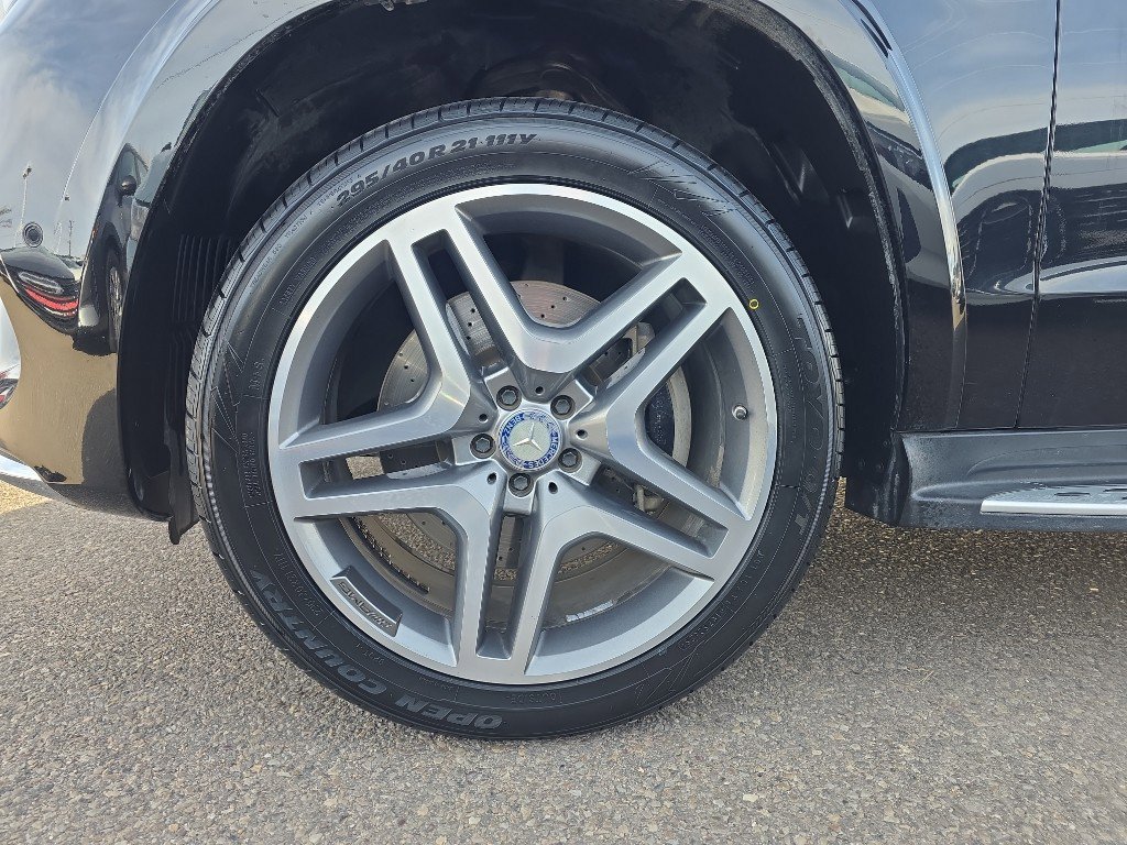 Used 2017 Mercedes-Benz GLS 550 4MATIC image 9