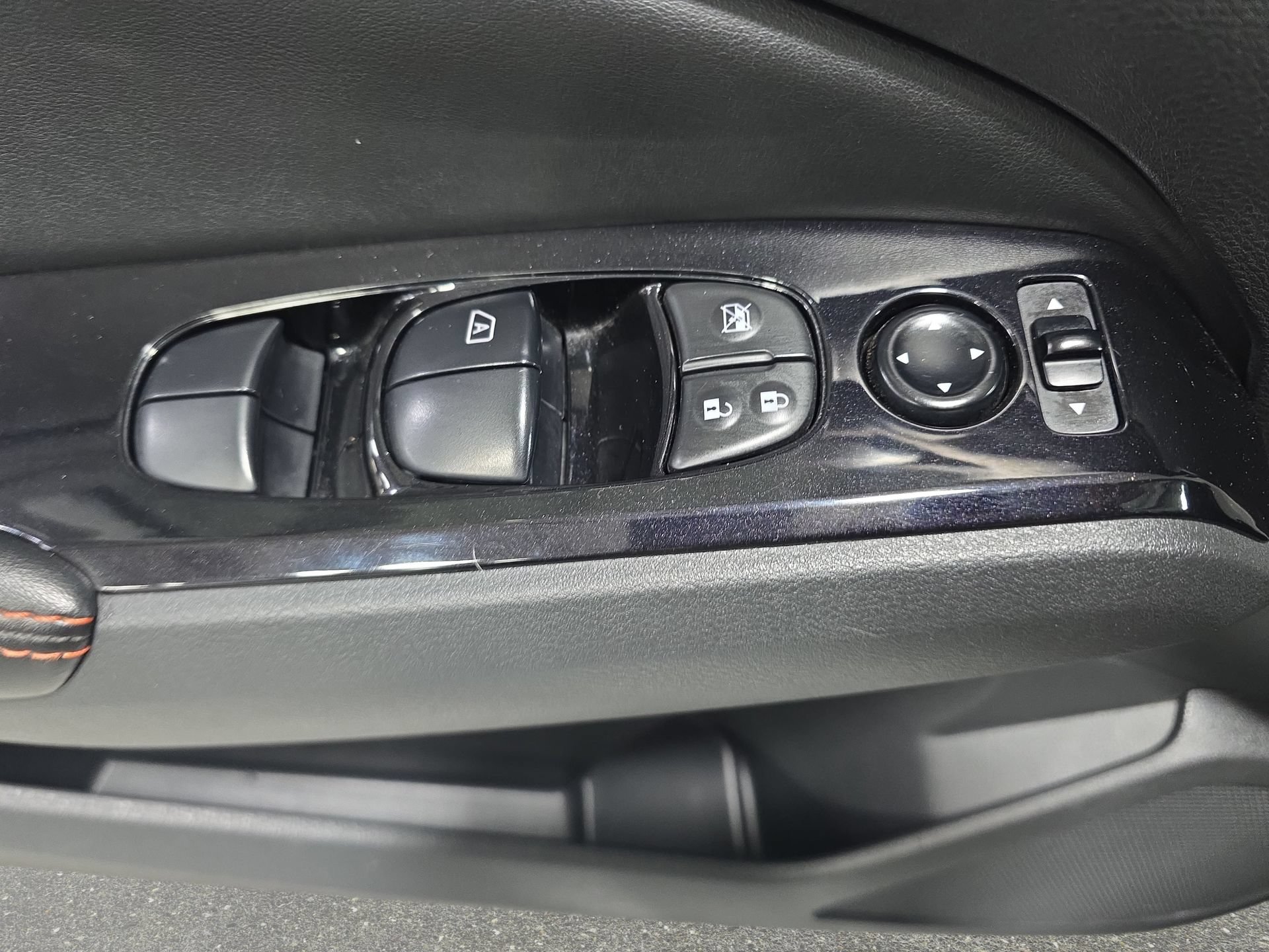 Used 2024 Nissan Altima 2.5 SR FWD image 26