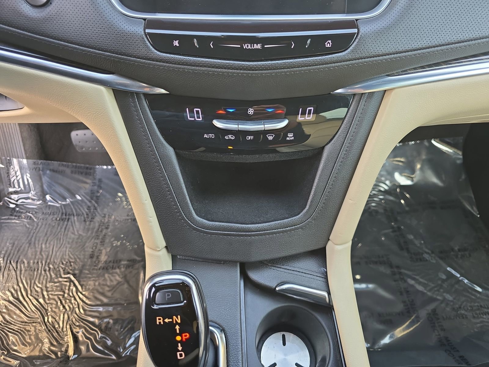 Used 2018 Cadillac XT5 FWD image 29