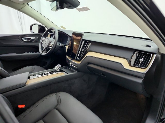 Certified 2026 Volvo XC60 B5 Plus AWD/4WD image 17