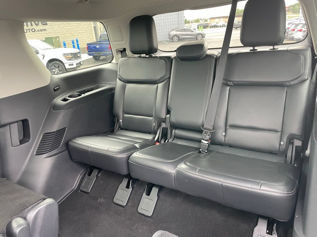 Used 2025 Ford Expedition Platinum AWD/4WD image 9