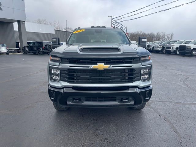 Used 2024 Chevrolet Silverado 2500 Custom w/ Custom Value Package image 10
