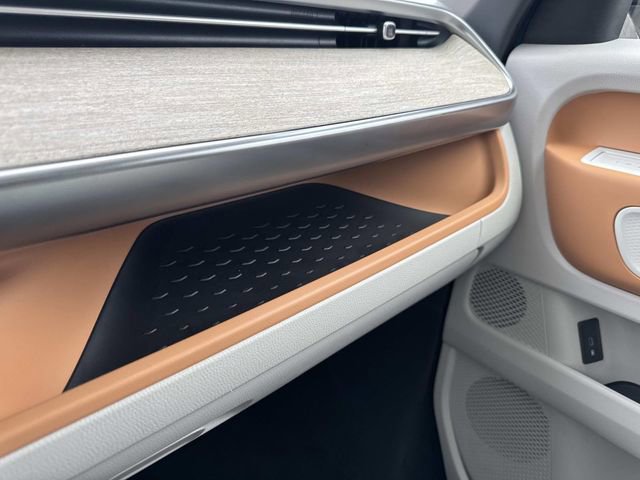 New 2025 Volkswagen ID. Buzz Pro S Plus AWD/4WD image 26