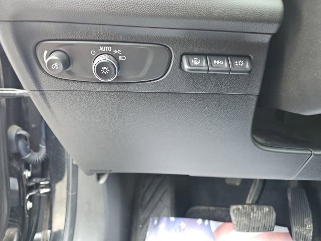 Used 2023 Buick Envision Avenir AWD/4WD image 23