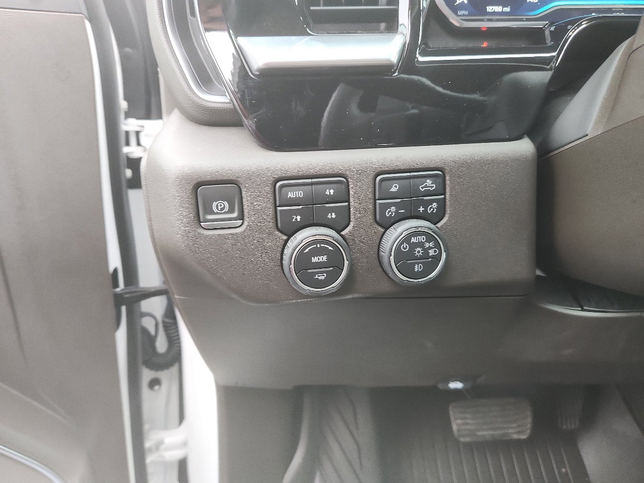 Used 2022 Chevrolet Silverado 1500 LTZ image 21