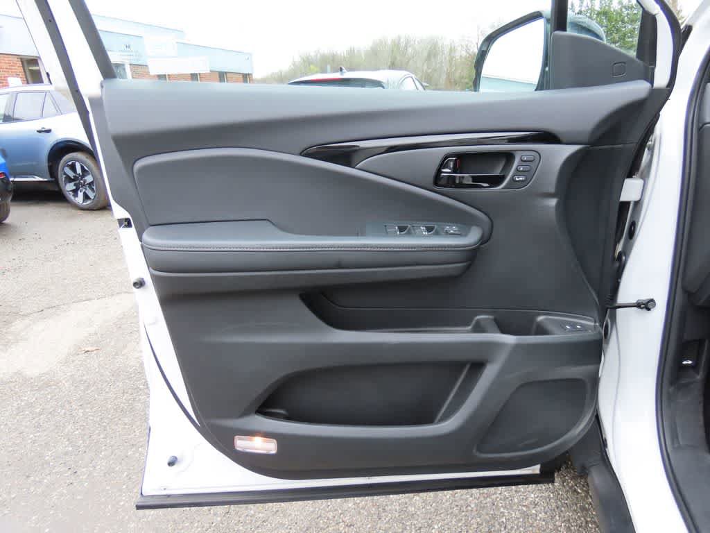 Used 2023 Honda Passport Elite image 15