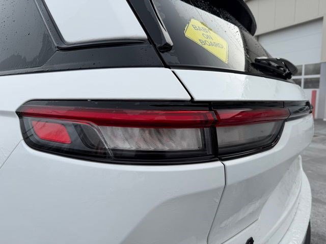 Used 2023 Jeep Grand Cherokee Limited w/ Black Appearance Package image 13