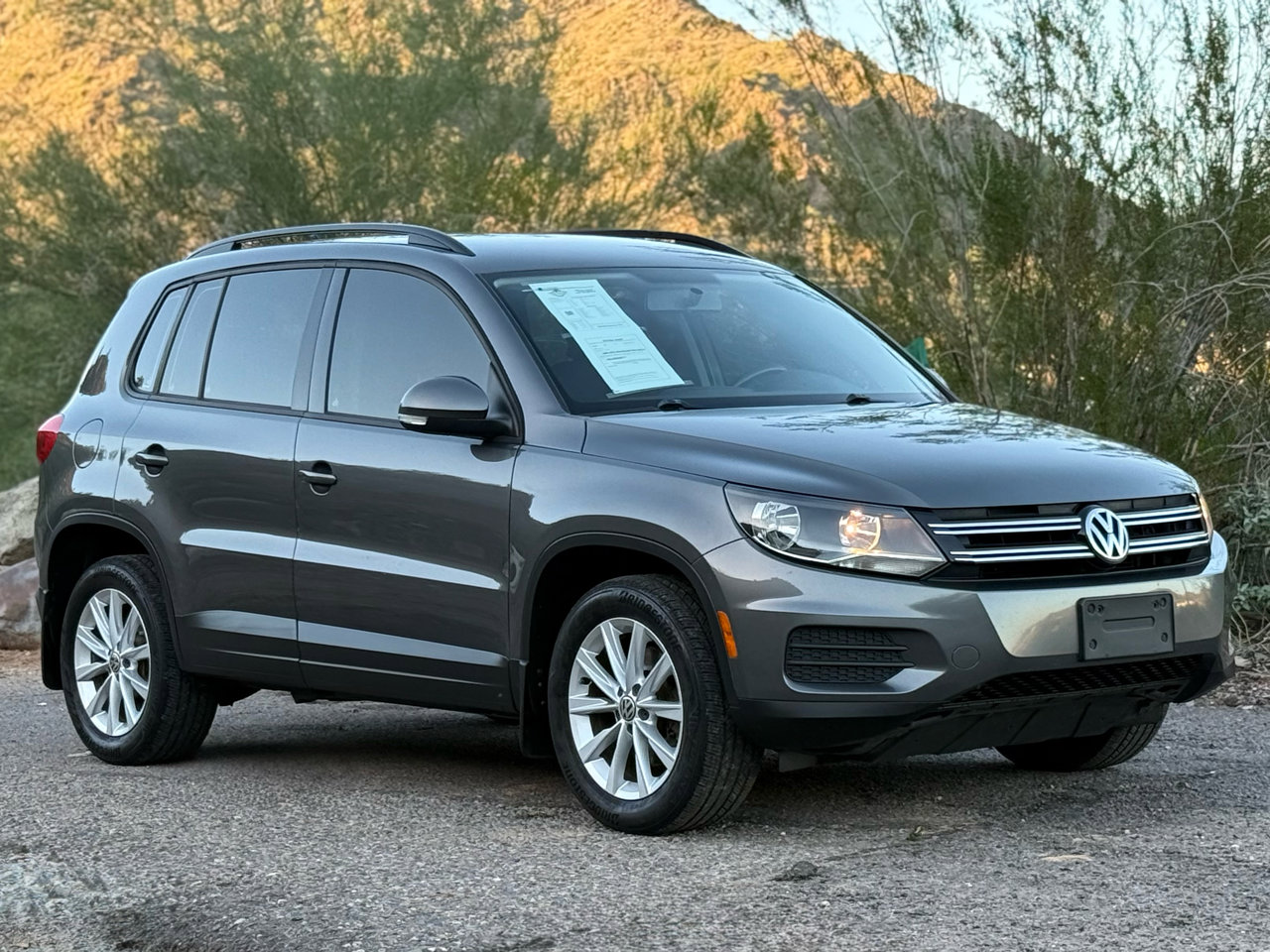 Used 2017 Volkswagen Tiguan Limited w/ Premium Package image 9