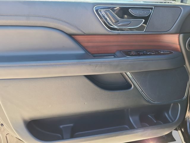 Used 2024 Lincoln Navigator Premiere AWD/4WD image 18