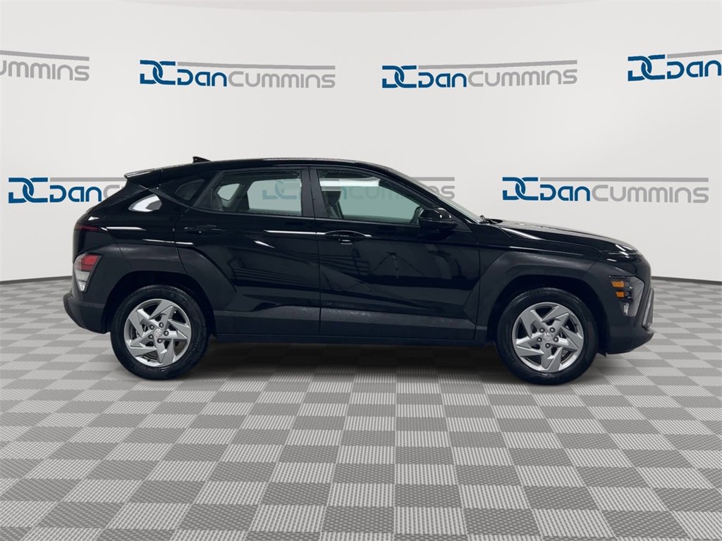 Used 2024 Hyundai Kona SE image 9