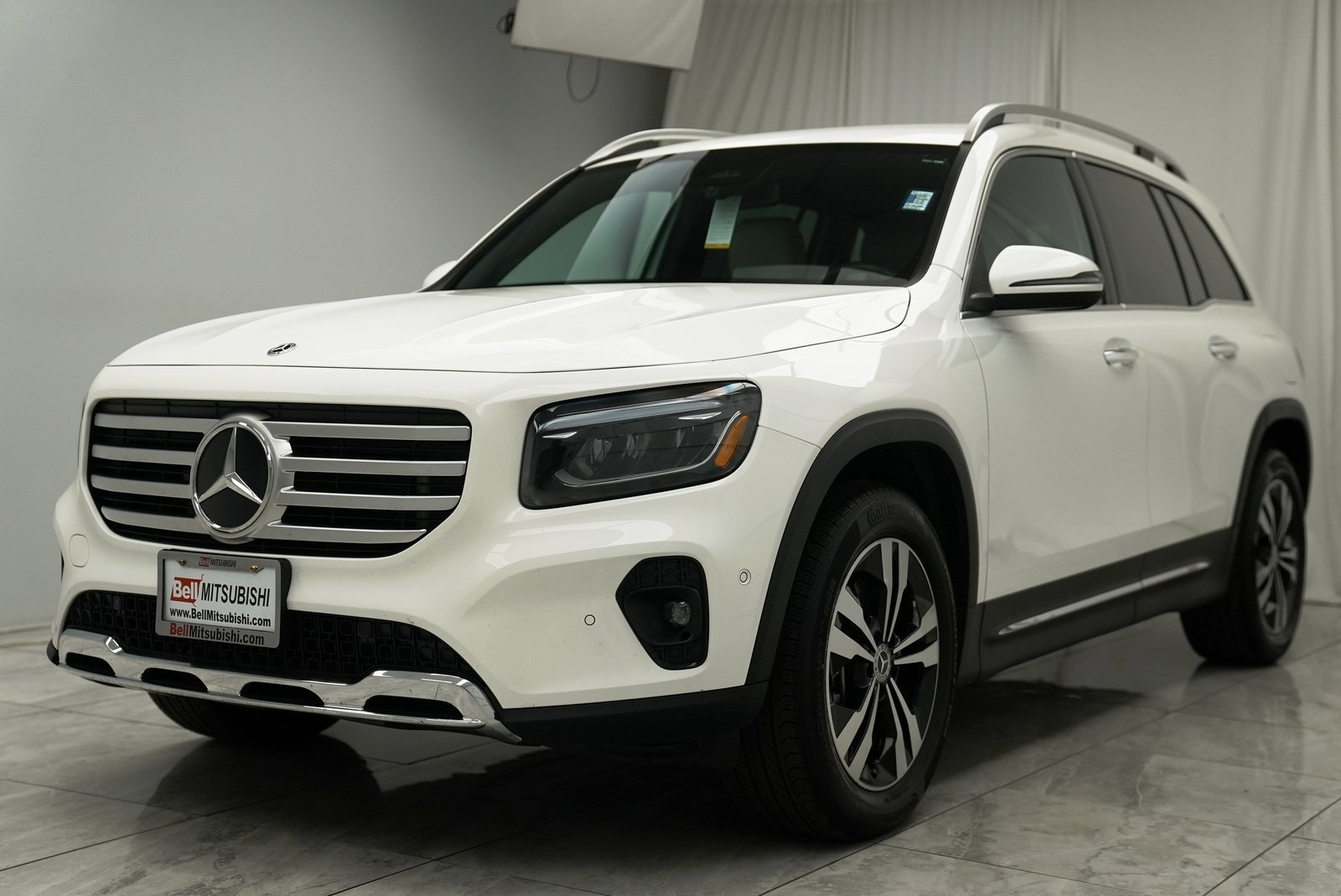 Used 2025 Mercedes-Benz GLB 250 4MATIC image 4