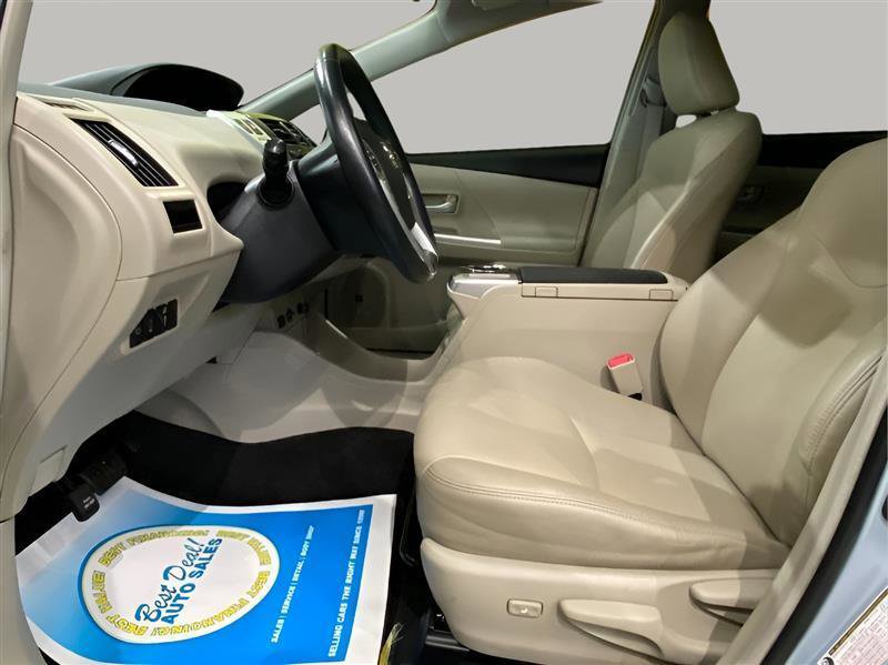 Used 2014 Toyota Prius V Five image 10