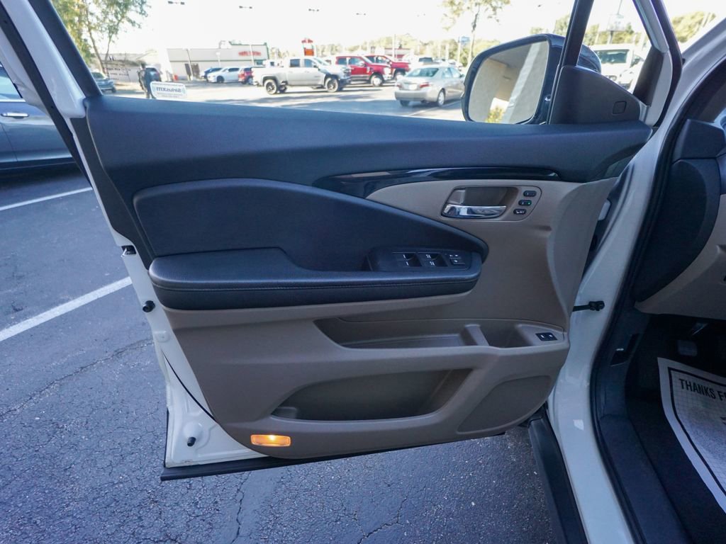Used 2022 Honda Pilot Touring image 13