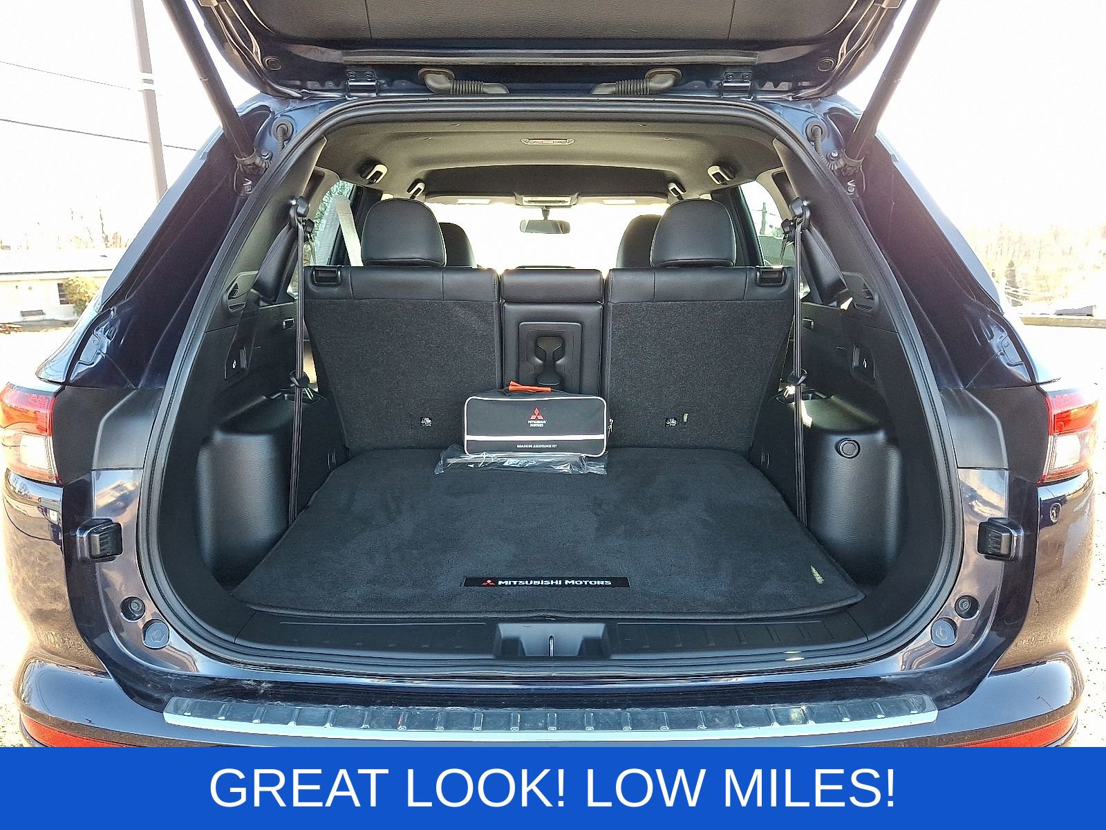 Used 2023 Mitsubishi Outlander SE Black Edition image 29