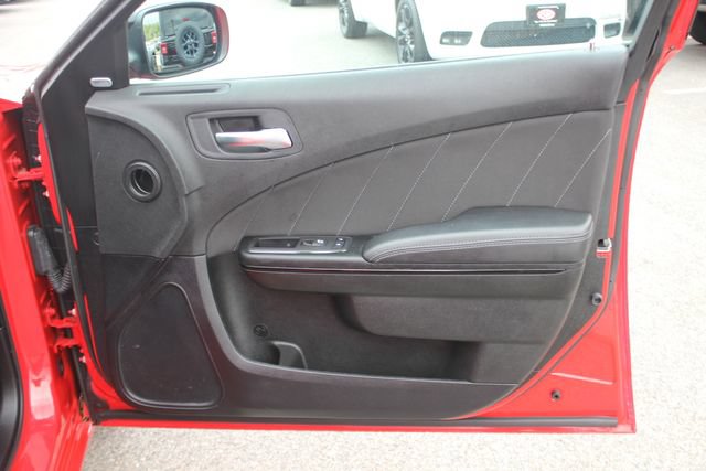Used 2023 Dodge Charger SXT w/ Blacktop Package AWD/4WD image 31