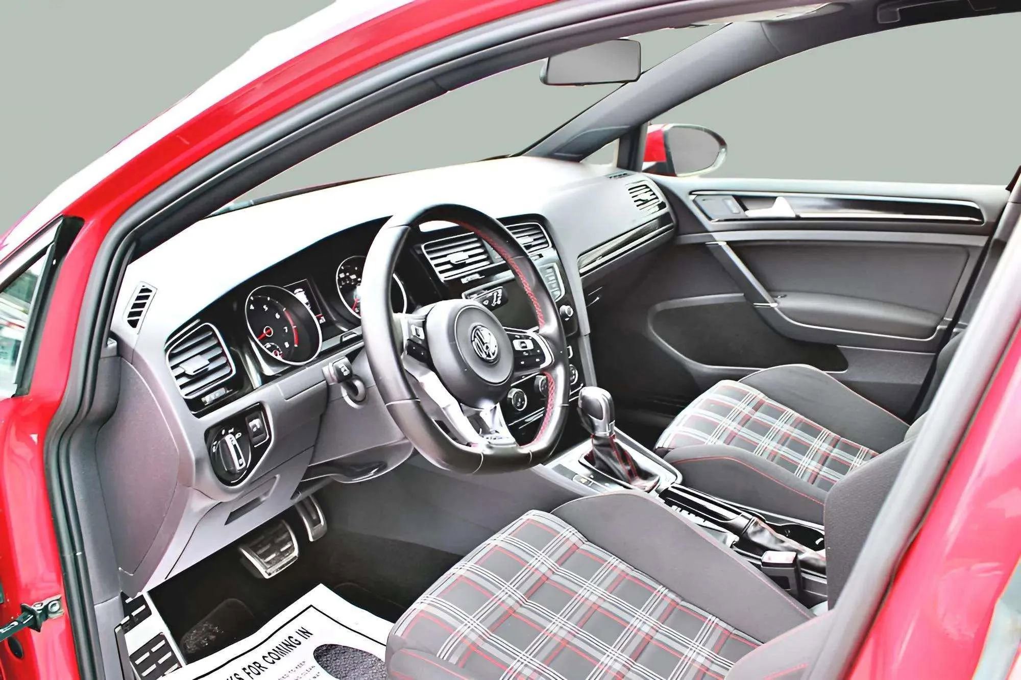 Used 2017 Volkswagen GTI S FWD image 10