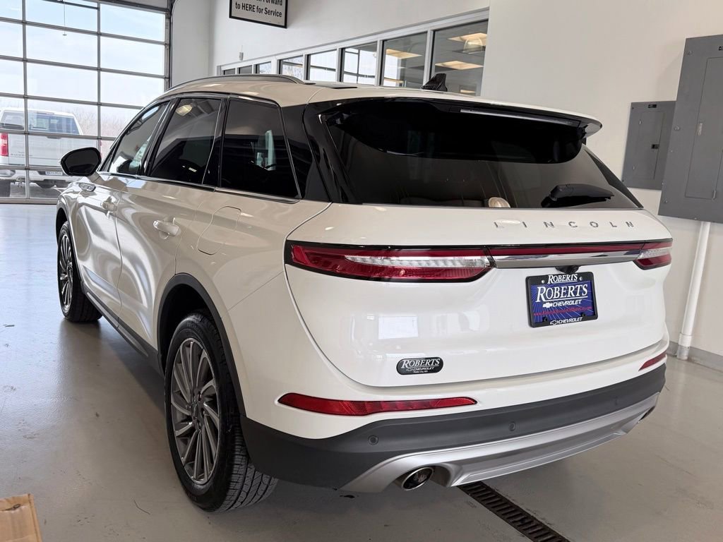 Used 2023 Lincoln Corsair Reserve w/ Equipment Group 201A image 5