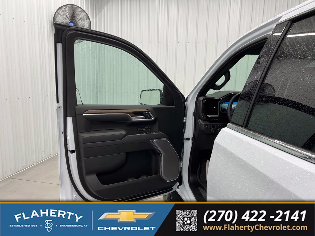 Used 2026 Chevrolet Silverado 1500 High Country AWD/4WD image 8
