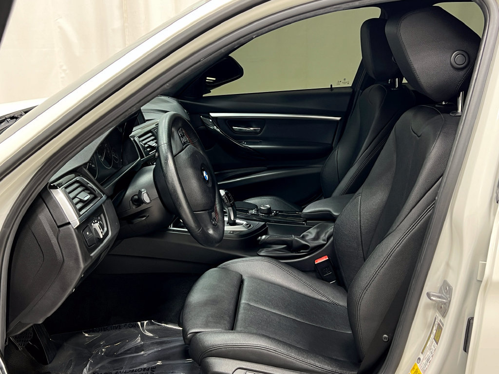 Used 2018 BMW 330e RWD image 12