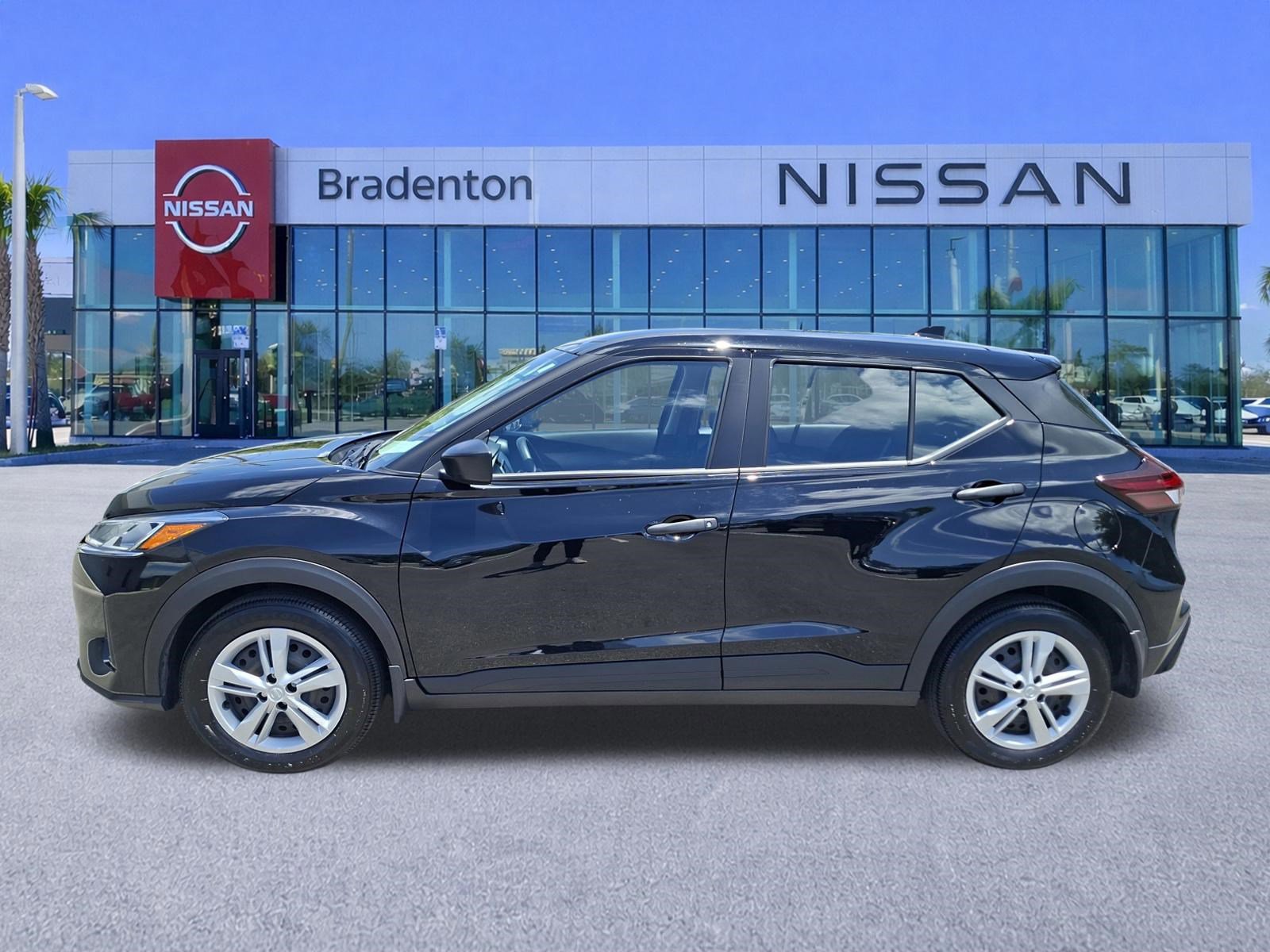 Used 2025 Nissan Kicks Play S FWD image 8