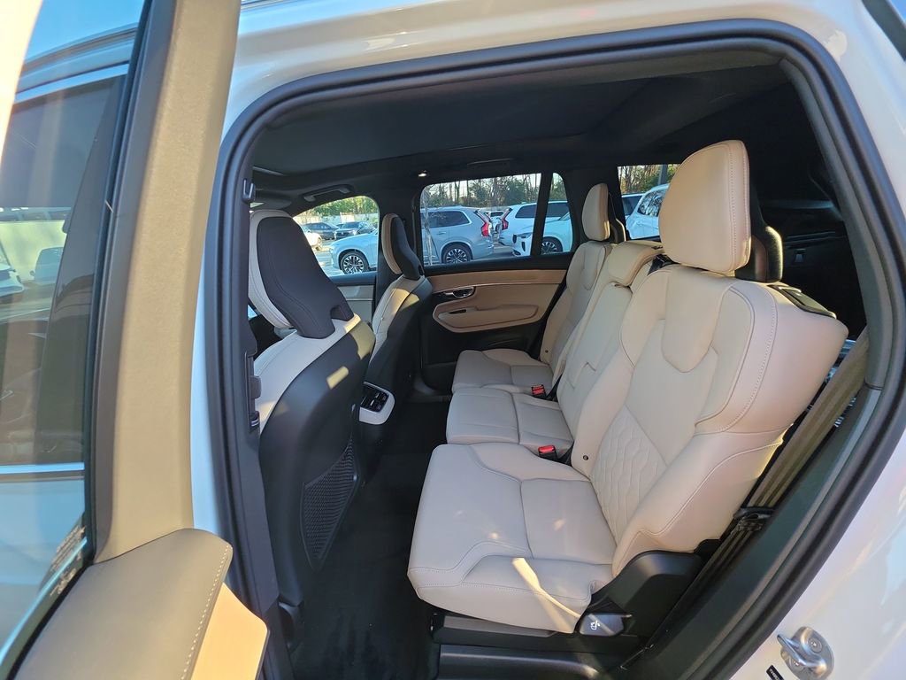 New 2026 Volvo XC90 B6 Plus image 16