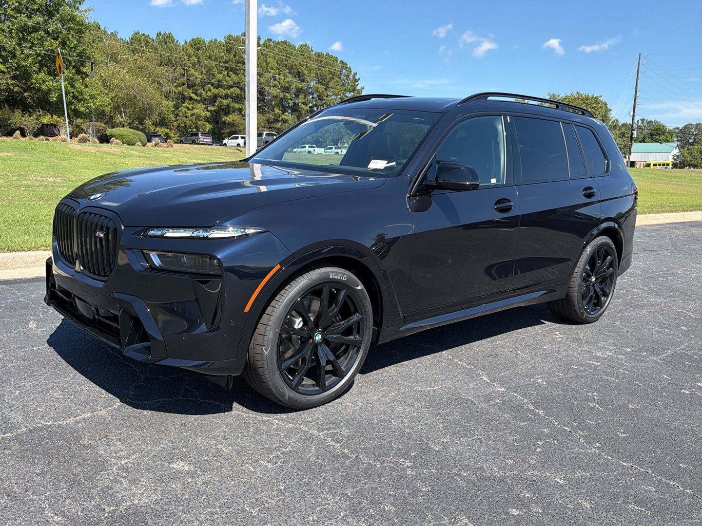 New 2027 BMW X7 M60i AWD/4WD image 1