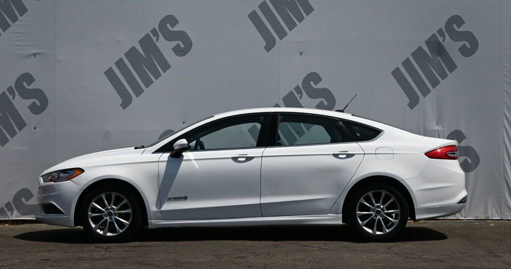 Used 2017 Ford Fusion SE FWD image 6