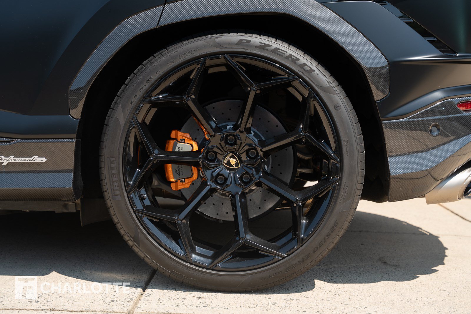 Used 2023 Lamborghini Urus Performante AWD/4WD image 9